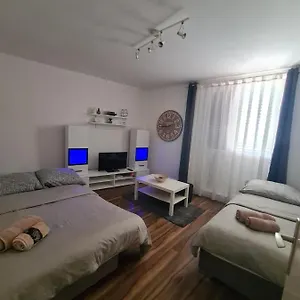 https://apartment-dada-pula.in-istria.net