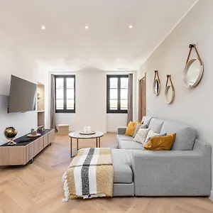 https://place-massena-superbe-appartement-neuf.fr-provencehotel.com